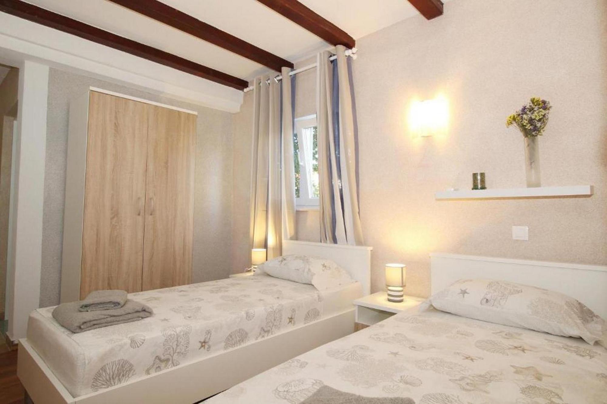 Rooms And Apartments Palma B&B Медулин Экстерьер фото