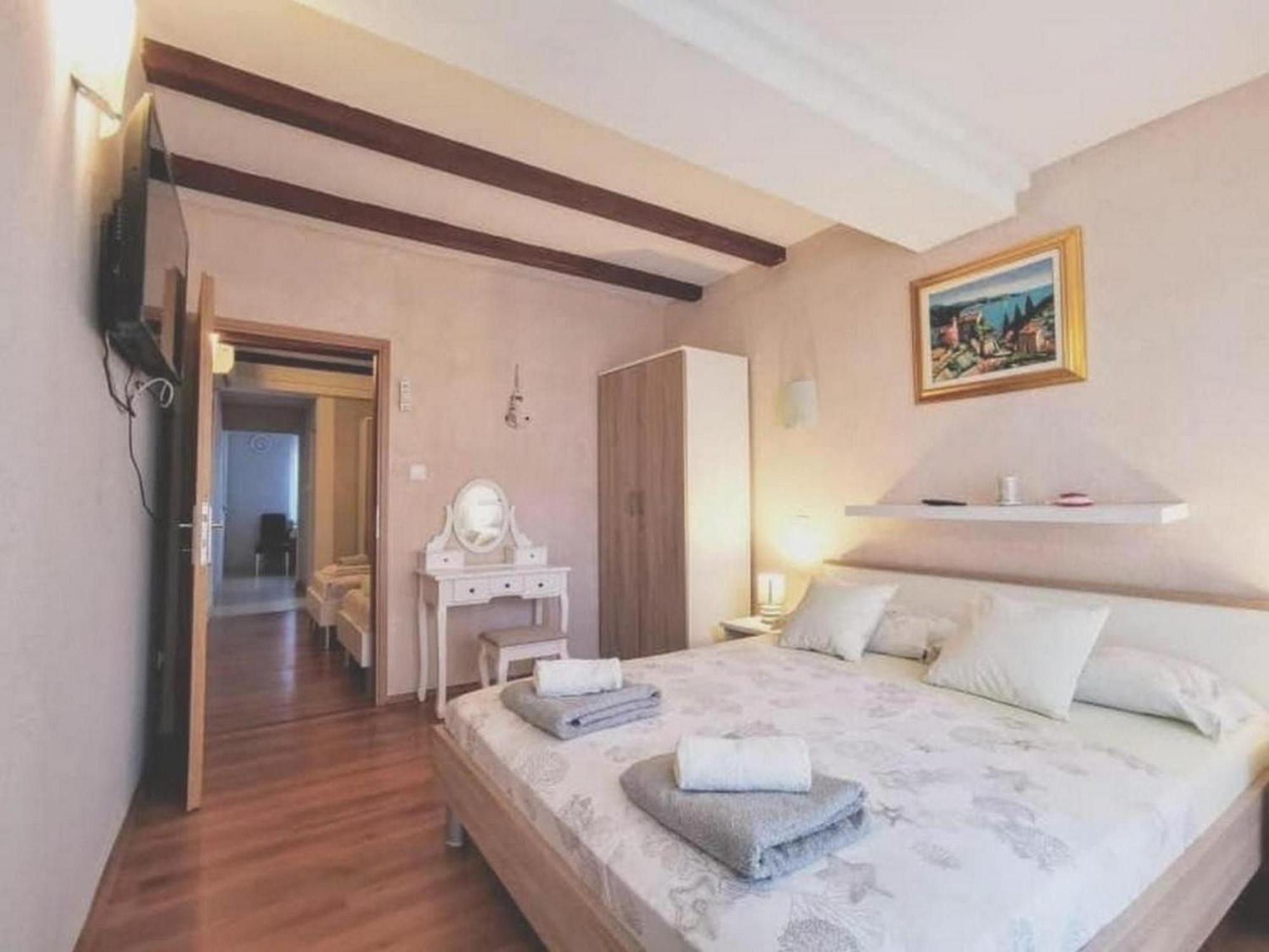 Rooms And Apartments Palma B&B Медулин Экстерьер фото