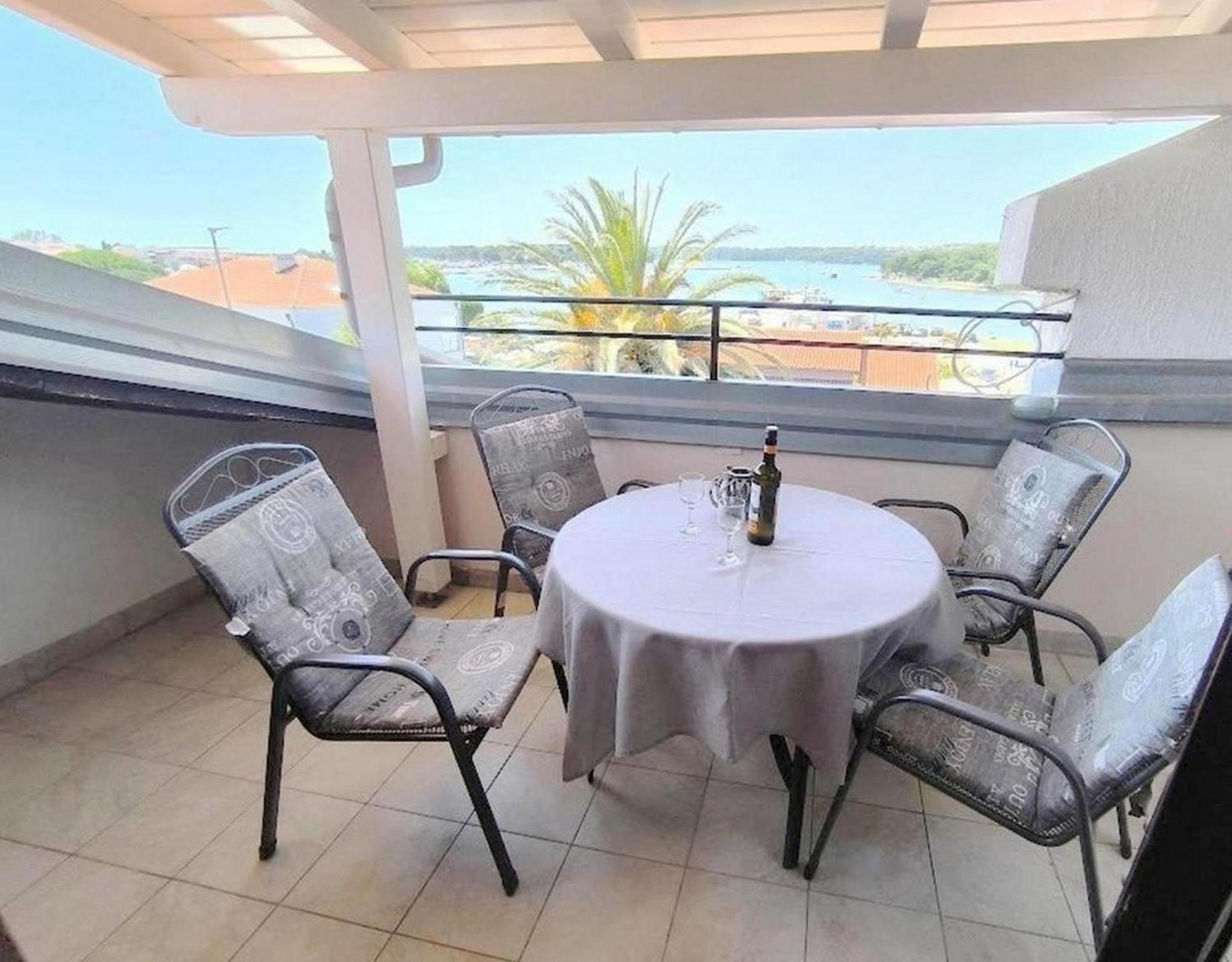 Rooms And Apartments Palma B&B Медулин Экстерьер фото